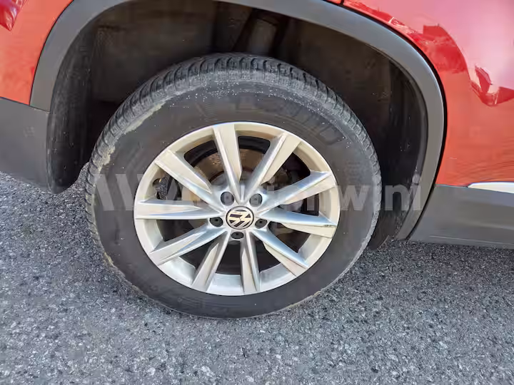 Volkswagen Tiguan 2014 — 38