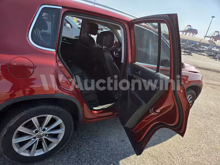 Volkswagen Tiguan 2014 — 50