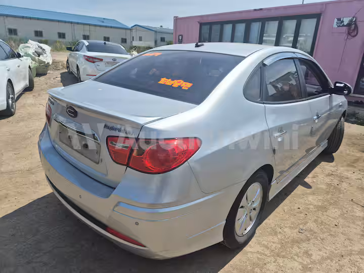 Hyundai Avante 2010 — 4