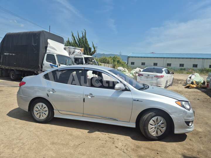 Hyundai Avante 2010 — 6