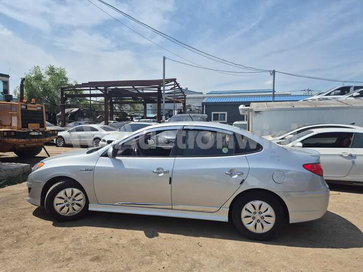 Hyundai Avante 2010 — 7