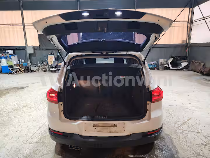 Volkswagen Tiguan 2014 — 23