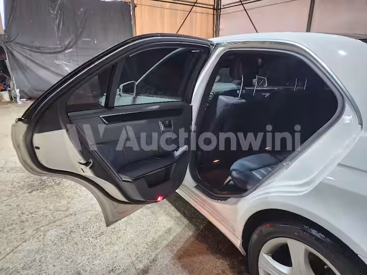 Mercedes Benz E Class 2014 — 18