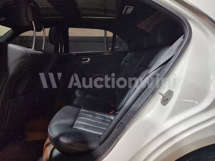 Mercedes Benz E Class 2014 — 19