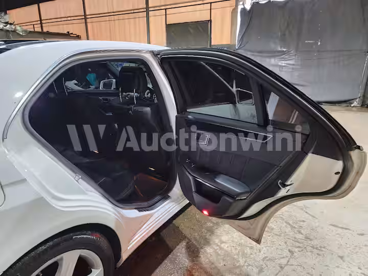 Mercedes Benz E Class 2014 — 26
