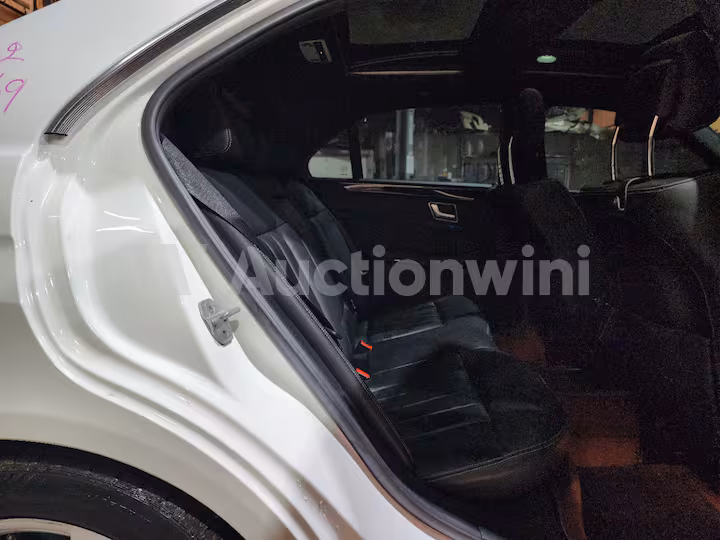 Mercedes Benz E Class 2014 — 27