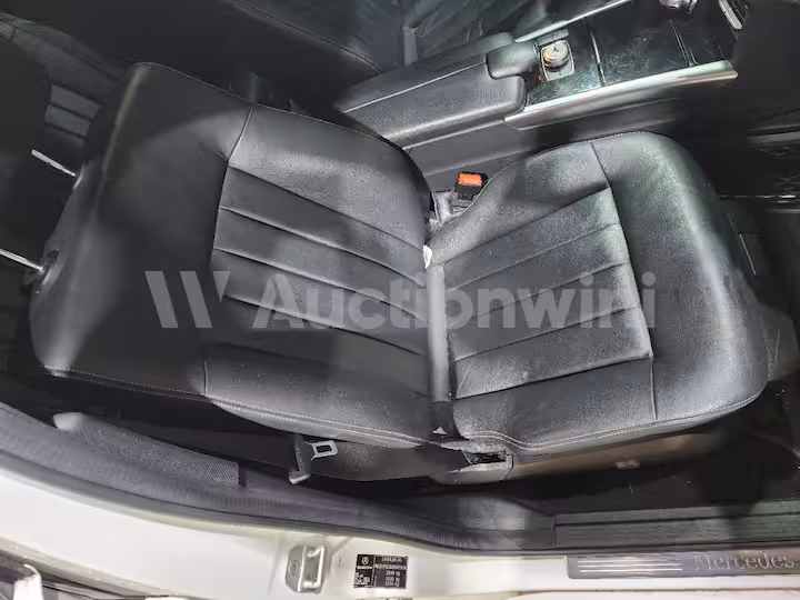 Mercedes Benz E Class 2014 — 30