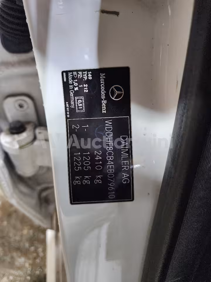 Mercedes Benz E Class 2014 — 31