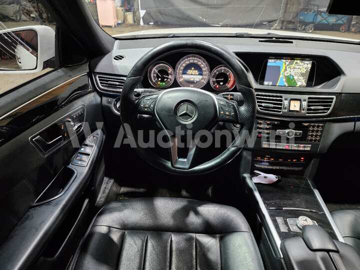 Mercedes Benz E Class 2014 — 34