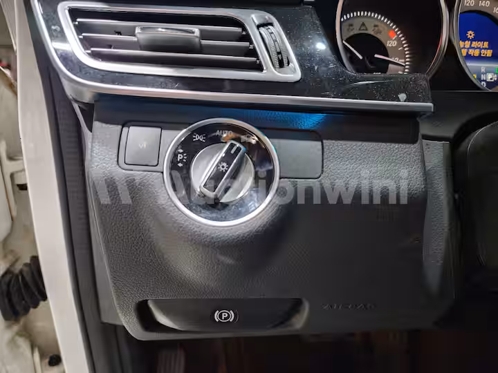 Mercedes Benz E Class 2014 — 37