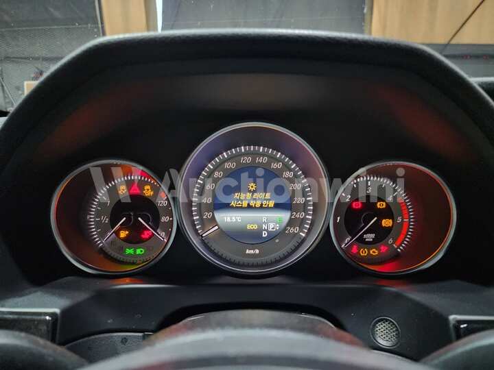 Mercedes Benz E Class 2014 — 40