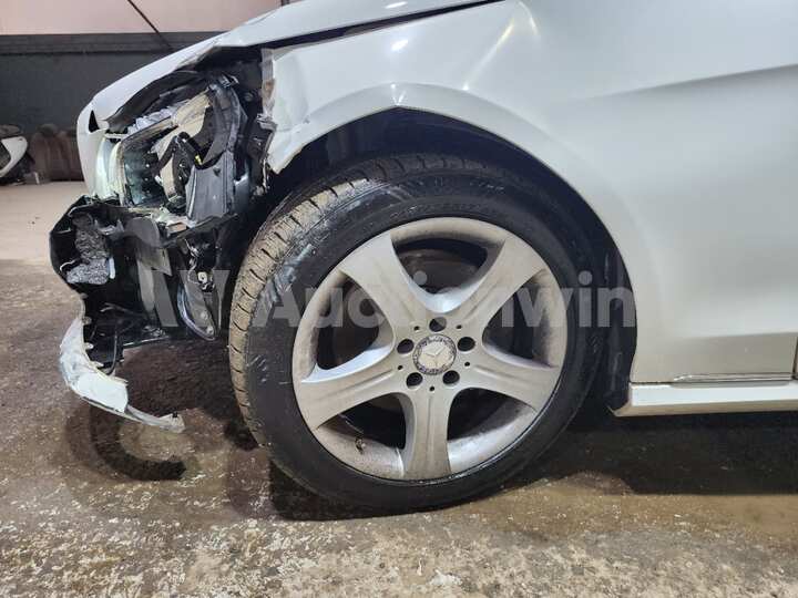 Mercedes Benz E Class 2014 — 49