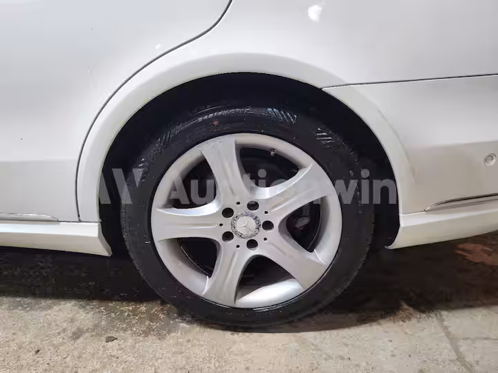 Mercedes Benz E Class 2014 — 50