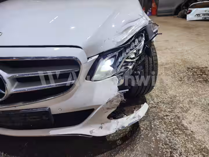 Mercedes Benz E Class 2014 — 60