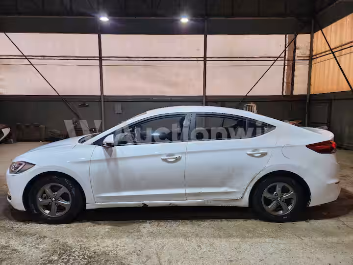 Hyundai Avante 2017 — 2