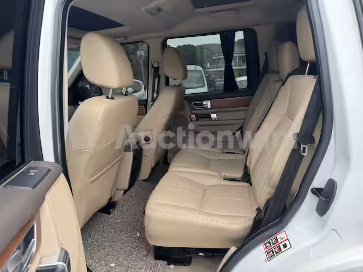Land Rover Discovery 2015 — 11