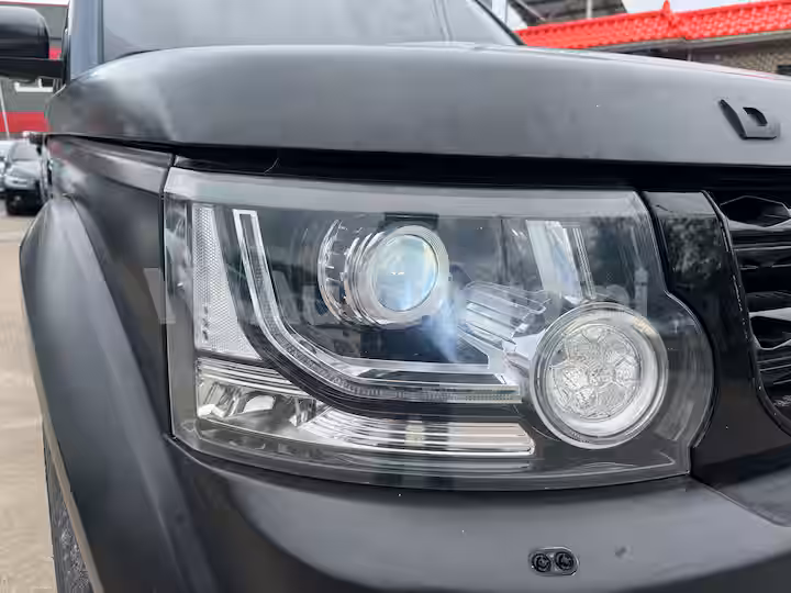 Land Rover Discovery 2015 — 17