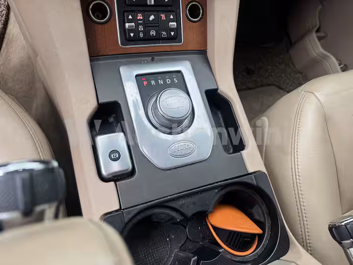 Land Rover Discovery 2015 — 26