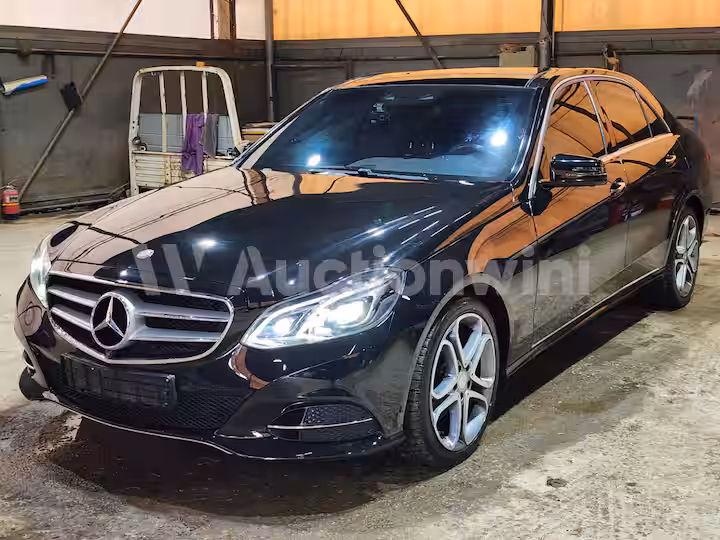 Mercedes Benz E Class 2015 — 1
