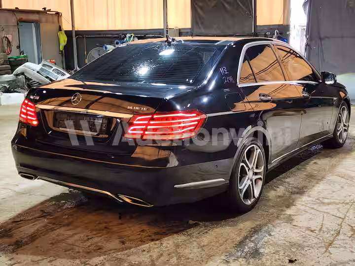 Mercedes Benz E Class 2015 — 5