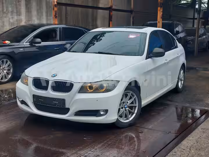 BMW 3 Series 2011 — 2