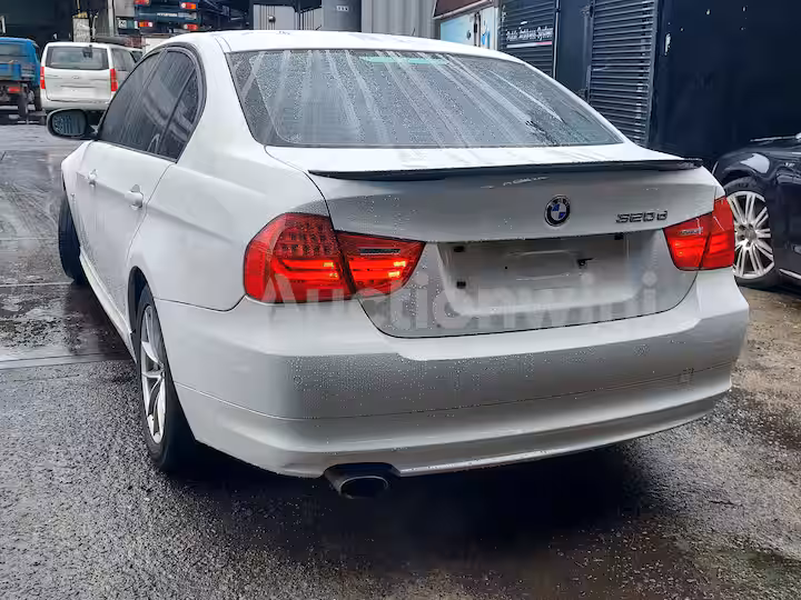 BMW 3 Series 2011 — 3