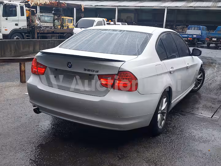 BMW 3 Series 2011 — 5