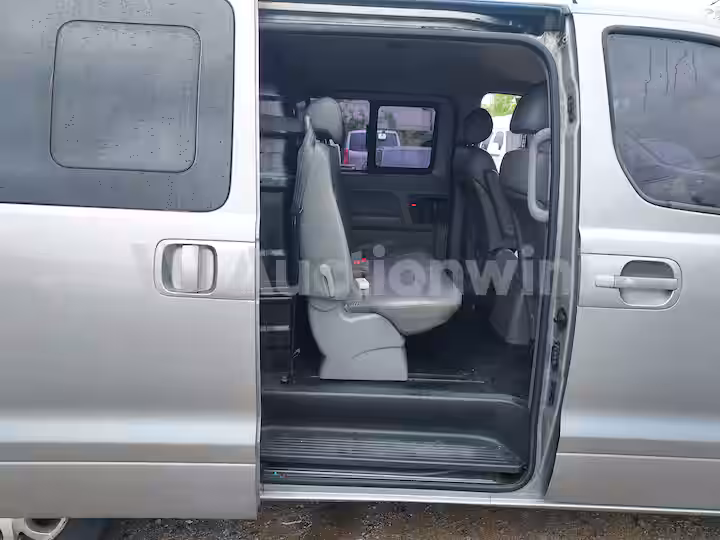 Hyundai Starex 2013 — 31