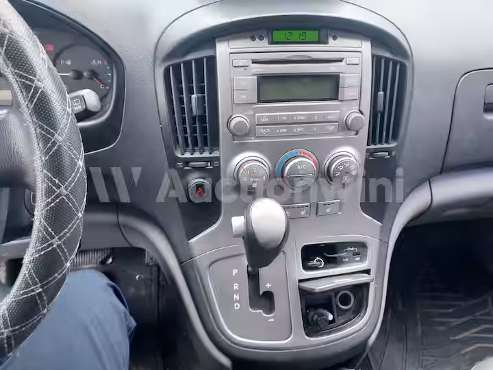 Hyundai Starex 2013 — 44