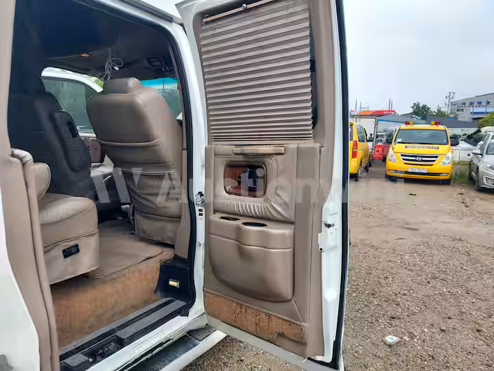 Chevrolet Explorer Van 2008 — 30
