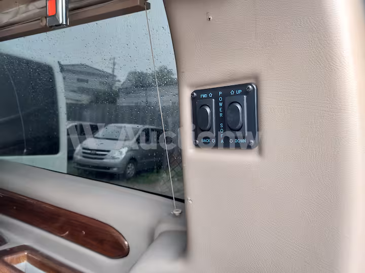 Chevrolet Explorer Van 2008 — 36
