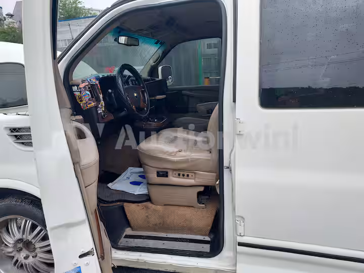 Chevrolet Explorer Van 2008 — 42