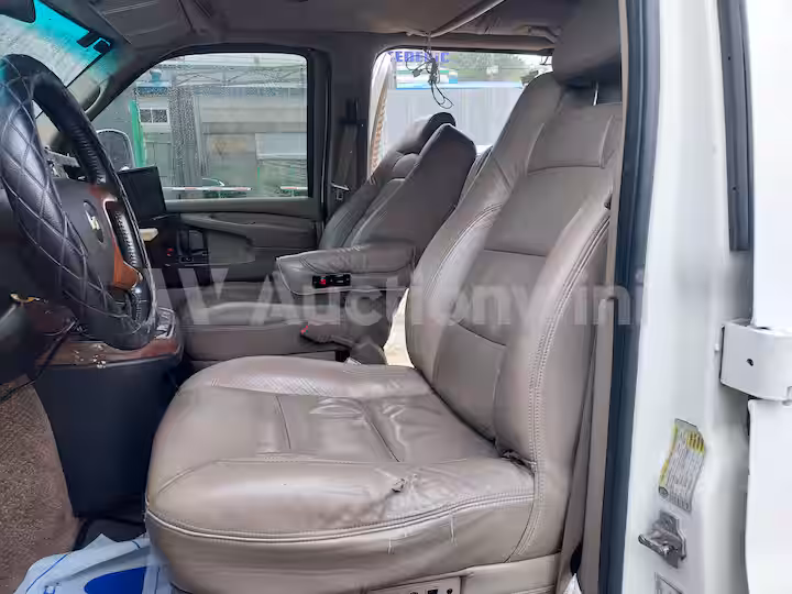 Chevrolet Explorer Van 2008 — 43