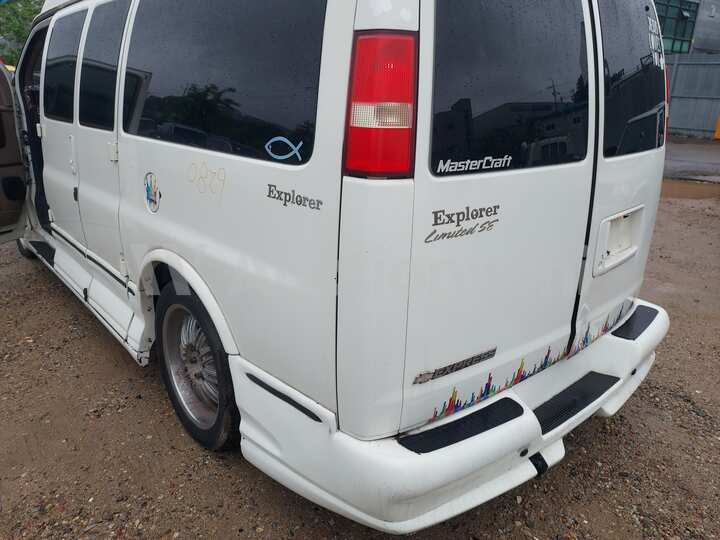 Chevrolet Explorer Van 2008 — 10