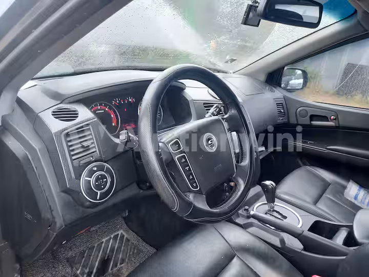 KGM (Ssangyong) Korando 2015 — 41