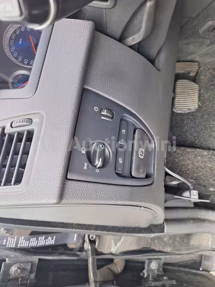 Volvo XC90 2012 — 25