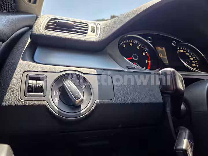 Volkswagen CC 2013 — 33