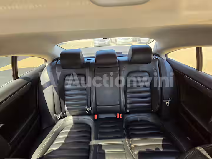 Volkswagen CC 2013 — 40