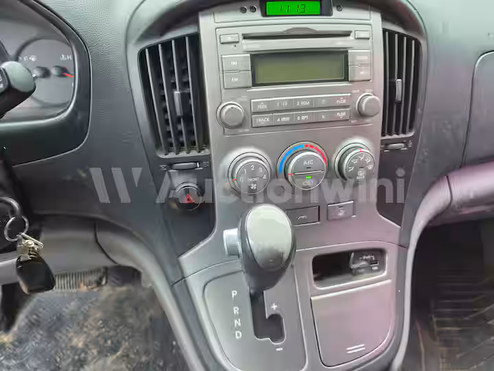 Hyundai Starex 2011 — 13