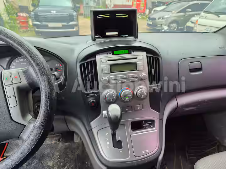 Hyundai Starex 2011 — 14