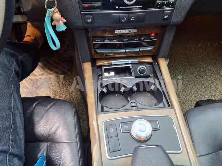 Mercedes Benz E Class 2011 — 15