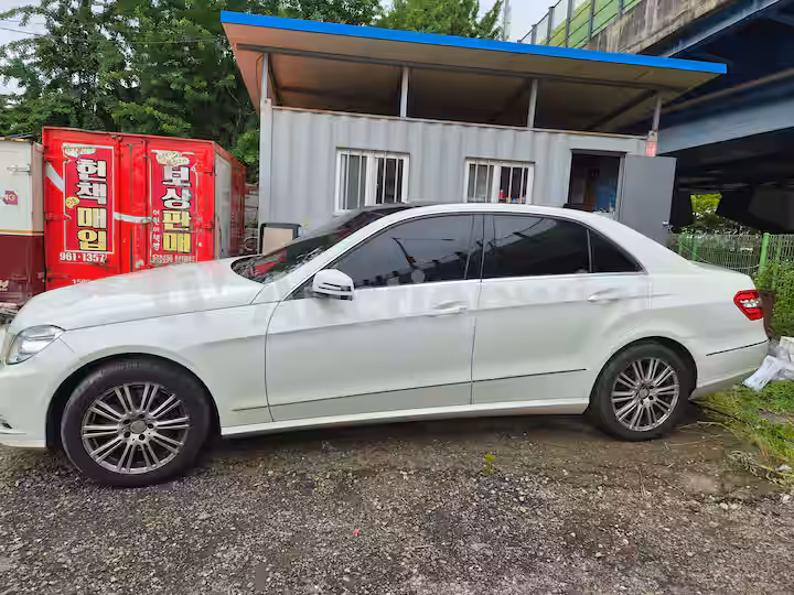 Mercedes Benz E Class 2011 — 3