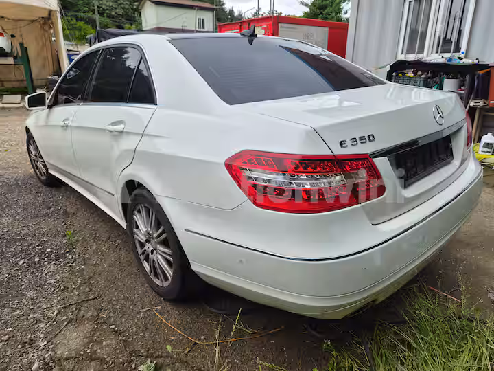 Mercedes Benz E Class 2011 — 4