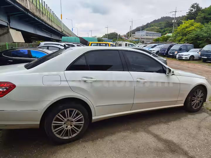 Mercedes Benz E Class 2011 — 7