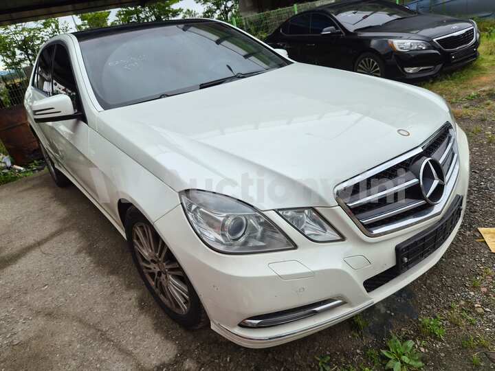 Mercedes Benz E Class 2011 — 8