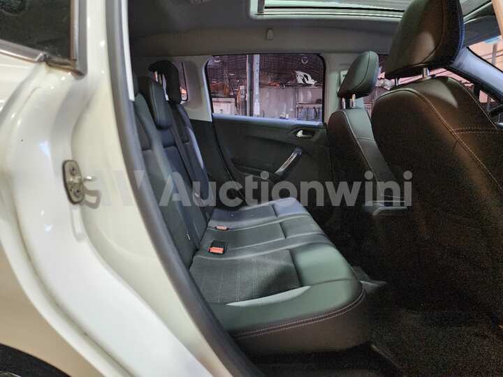 Peugeot 2008 2015 — 24