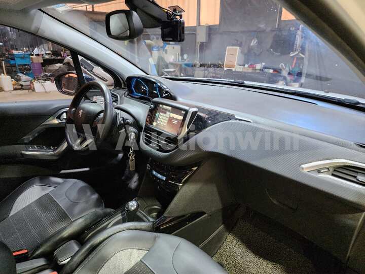 Peugeot 2008 2015 — 29