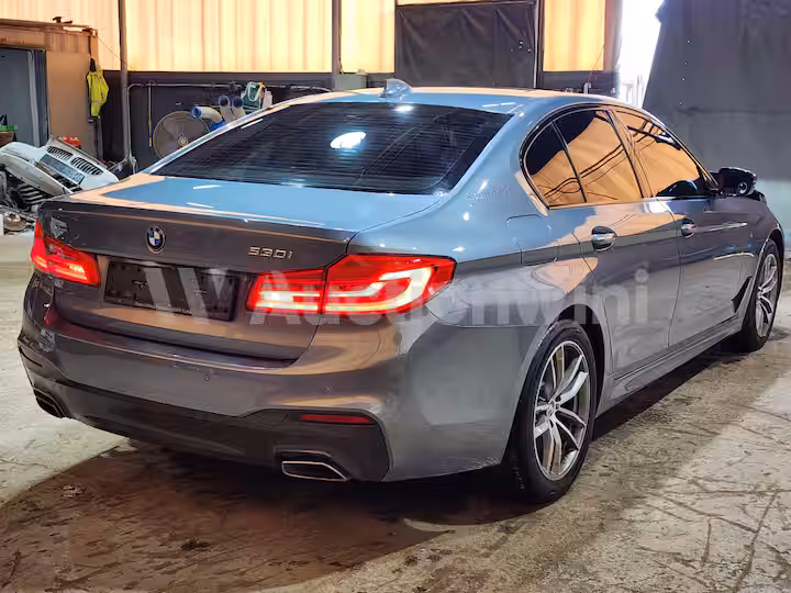 BMW 5 Series 2017 — 5