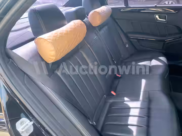 Mercedes Benz E Class 2015 — 35