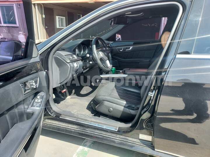 Mercedes Benz E Class 2015 — 39